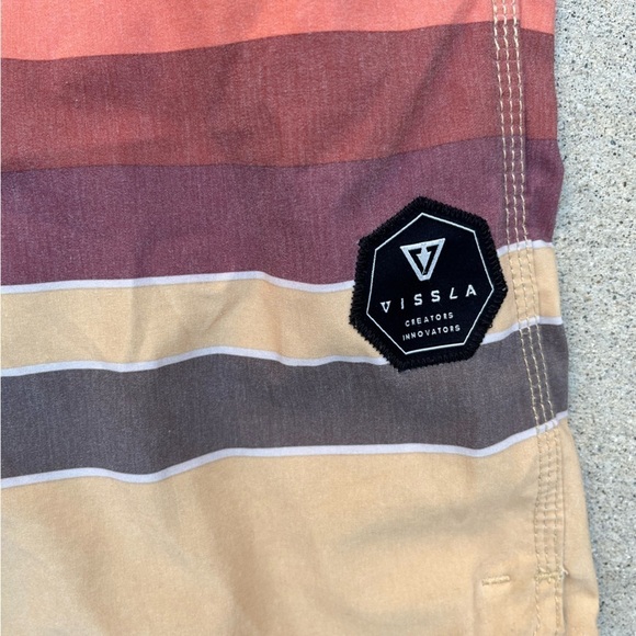 Men's Vissla Board Shorts Multicolor Colorblock M Striped Beach Surf Swim Sun - Picture 2 of 11